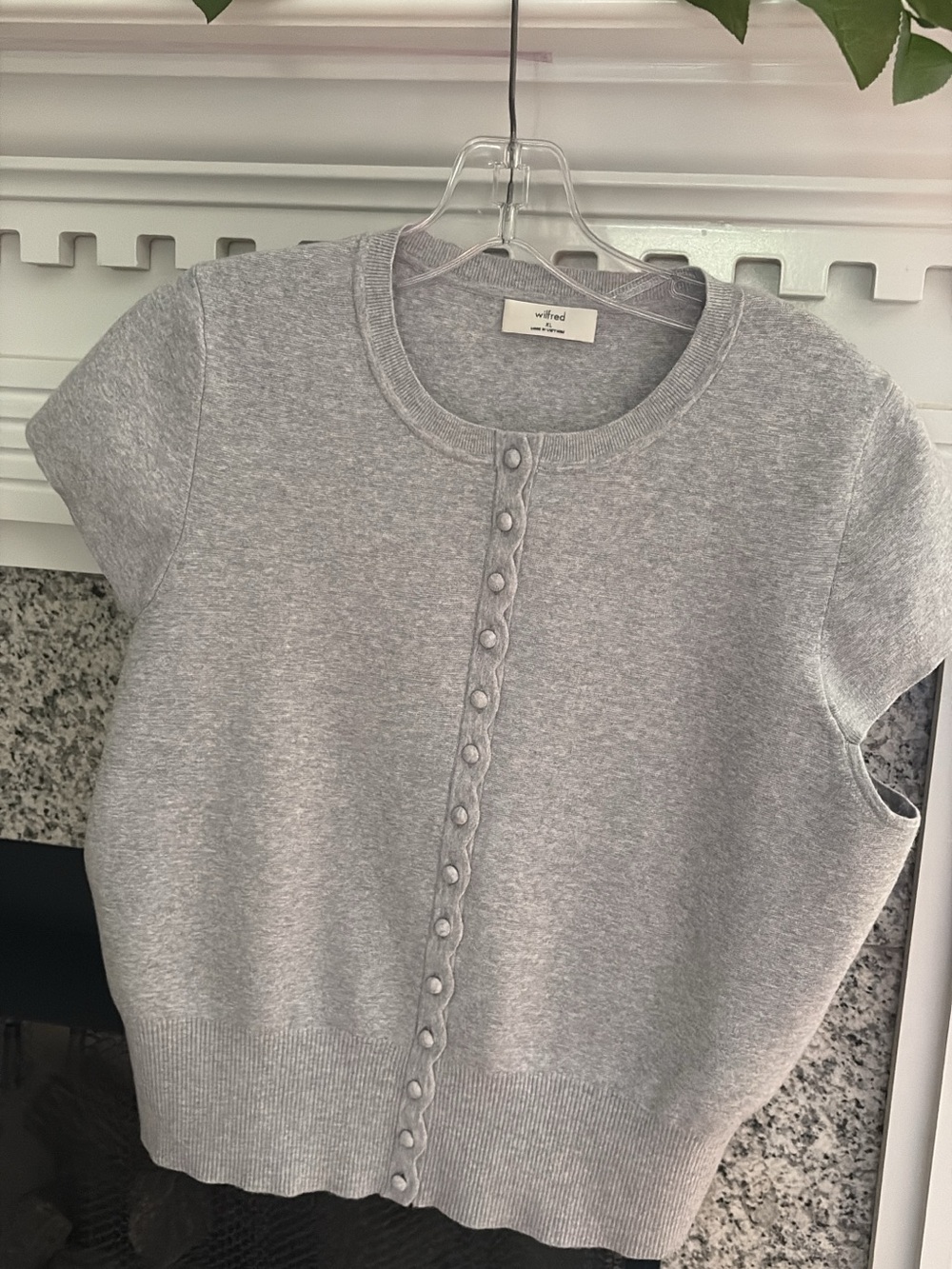 Aritizia Wilfred Heather Gray Short-Sleeve Button-Trim Sweater